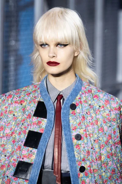 Look 60